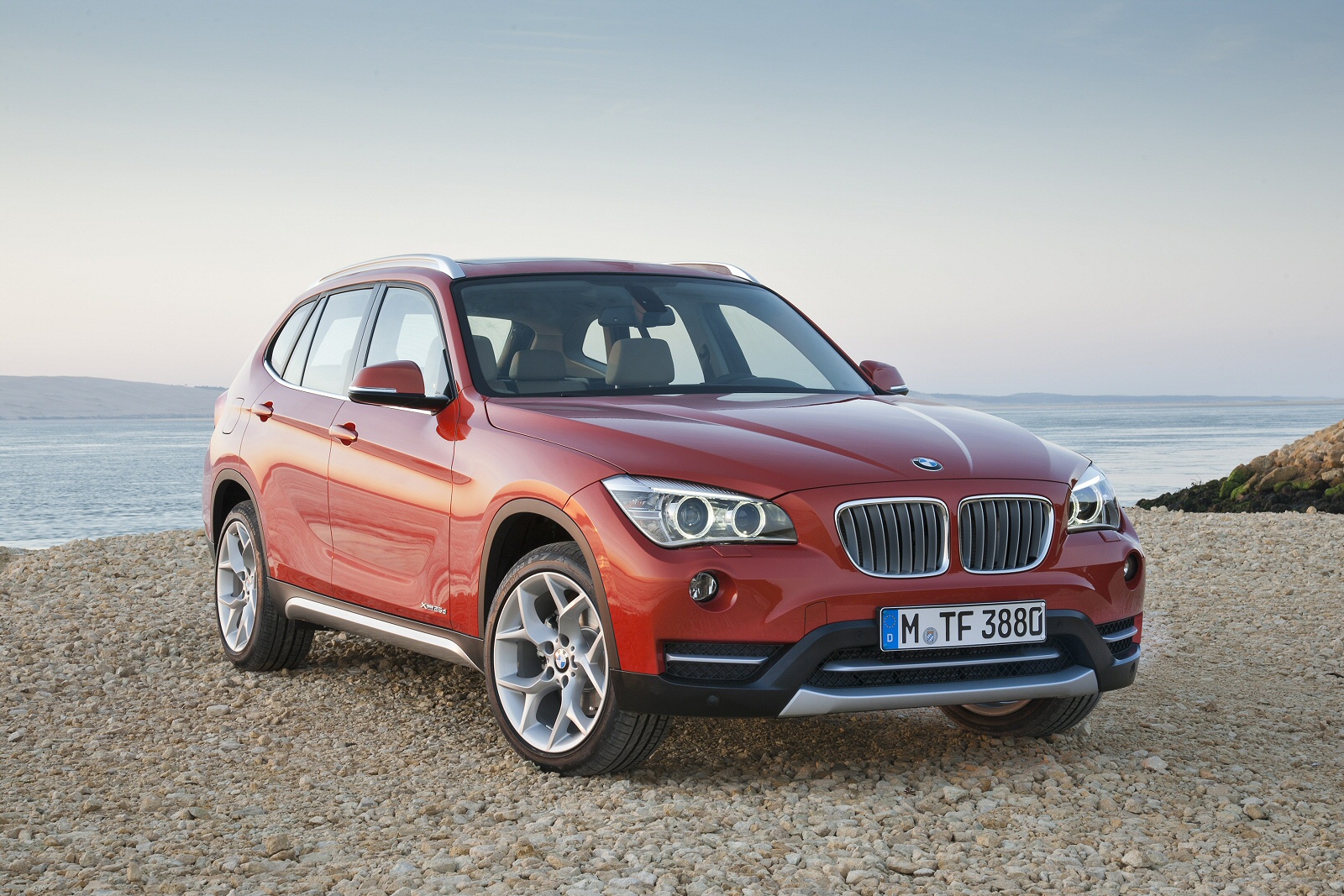 New BMW X1 Front View