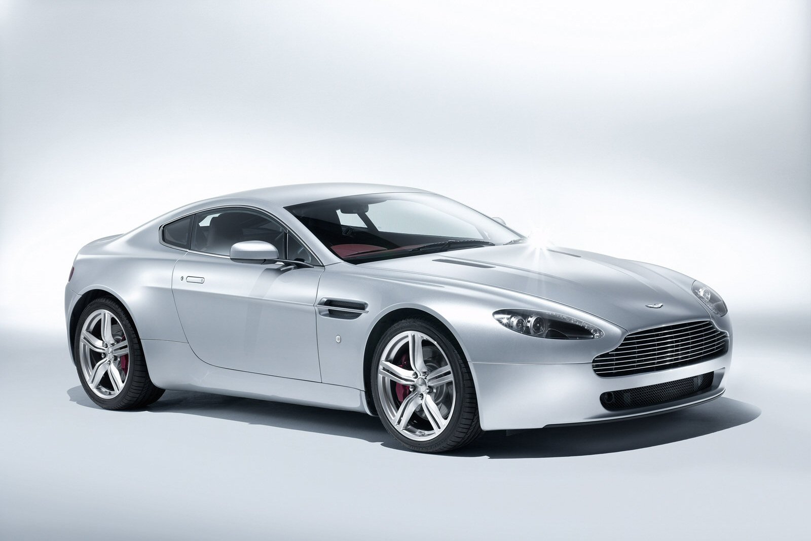 Front View Of 2014 Aston V8 Vantage