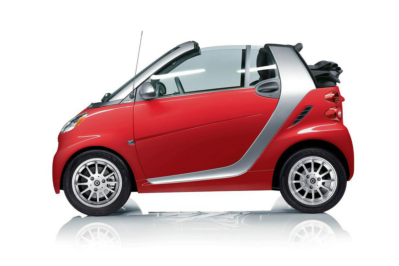 2014 smart fortwo cabrio side view