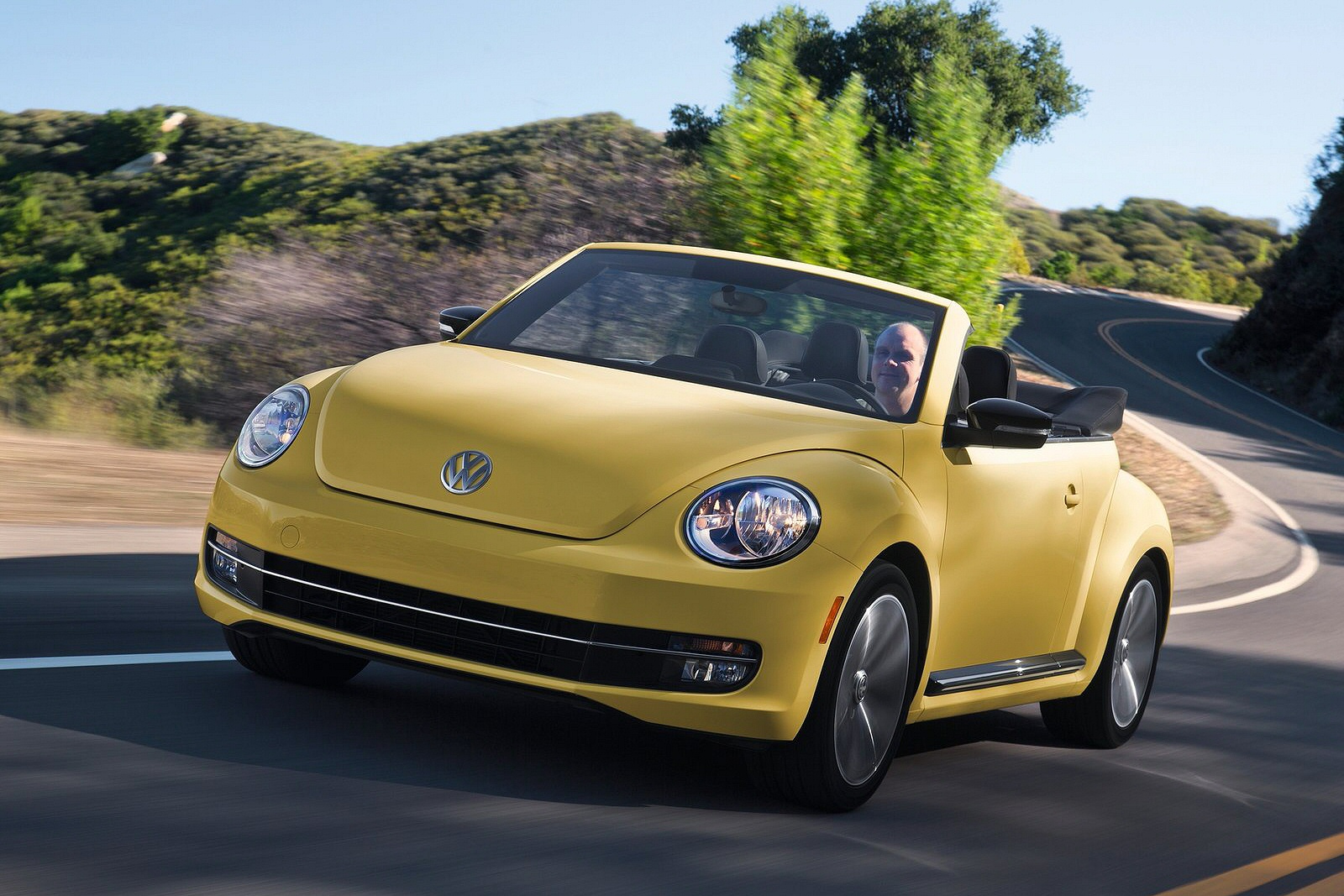 Front view of 2015 Volkswagen Beetle Cabriole