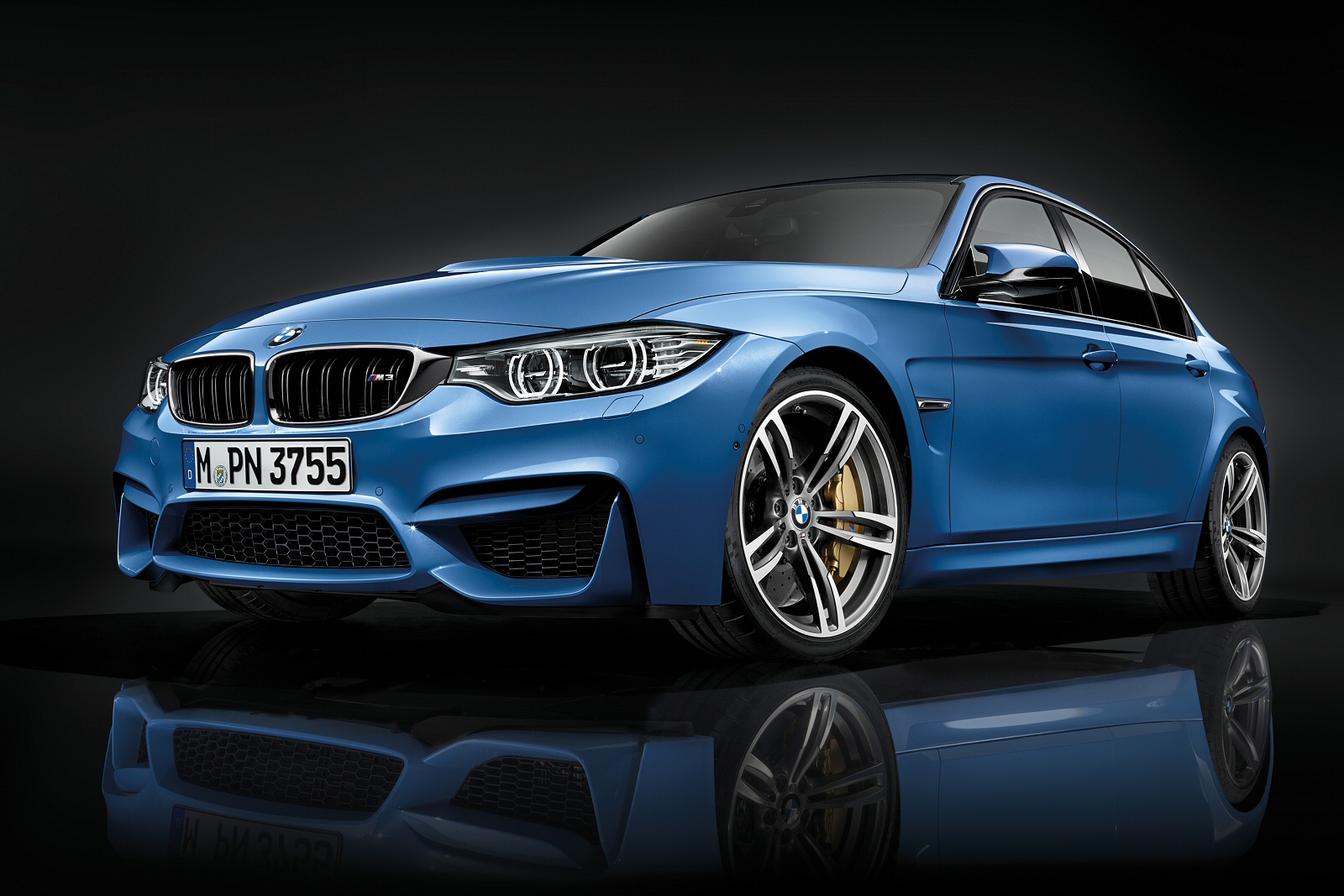 Front view of 2015 BMW M3