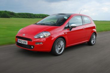 Fiat Punto red paint driving