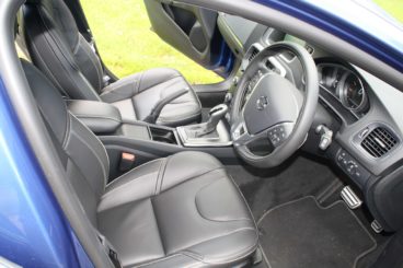 Volvo V40 T5 interior