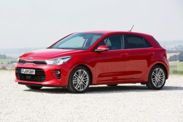 Kia Rio side view
