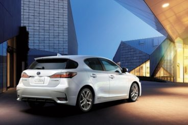 Lexus CT 200h back side view