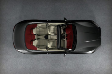 Maserati Gran Cabrio top view roof down