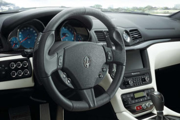 Maserati Granturismo interior dashboard and wheel