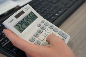 how does purchase price affect lease price