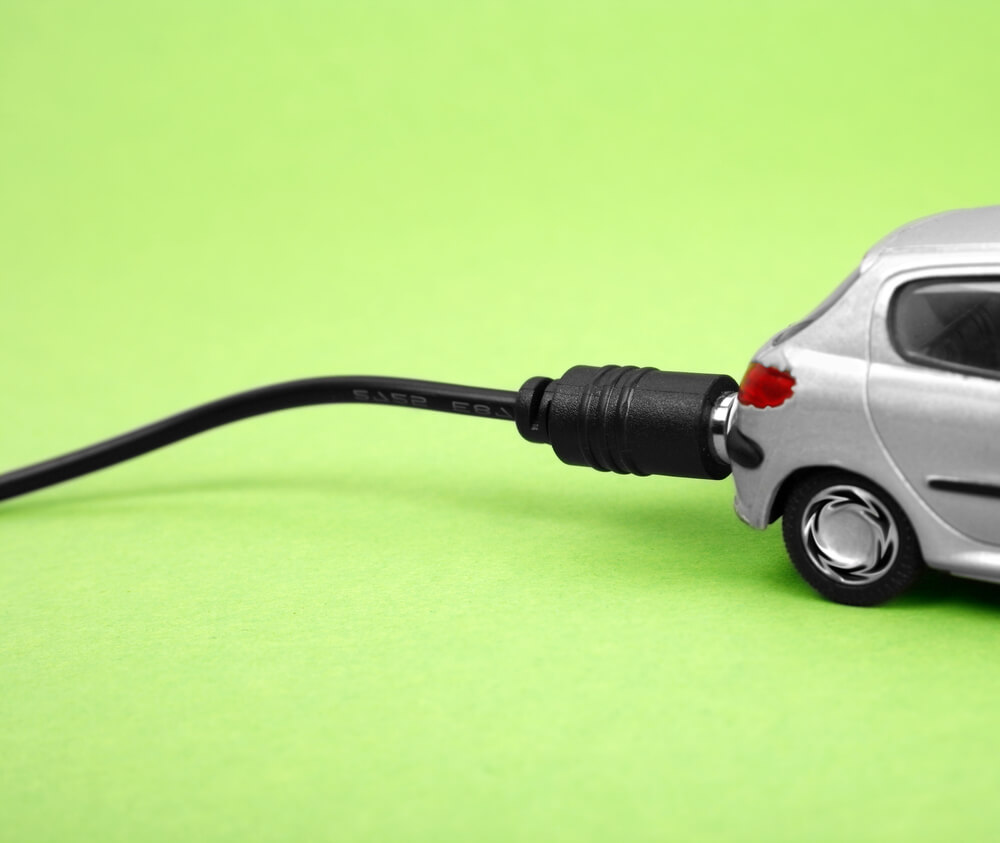 What are the pros and cons of hybrid vehicles?