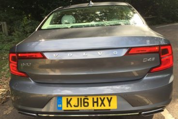 Volvo S90 D4 Inscription behind