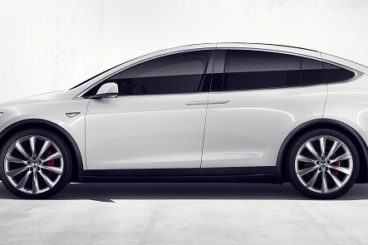 Tesla X - how far can an electric car travel in one charge