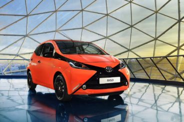 Toyota Aygo red paint front view