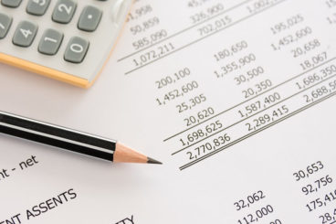 how is finance lease calculated