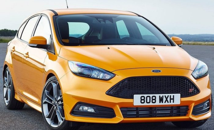 Ford Focus ST Line Ford Focus ST Line front view orange paint