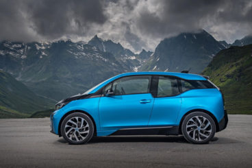 BMW i3 in blue side profile