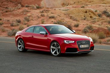 Audi RS5 Cabriolet in red side profile