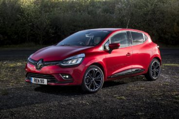 Red metallic renault clio