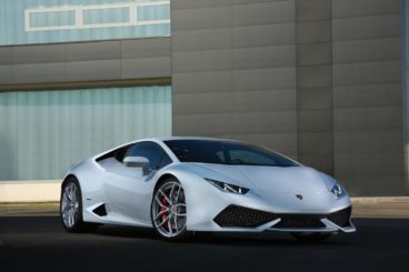 Italian police get new Lamborghini to catch speeding drivers