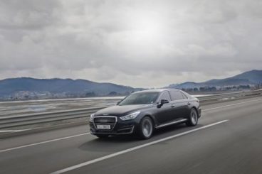 Hyundai genesis i black driving