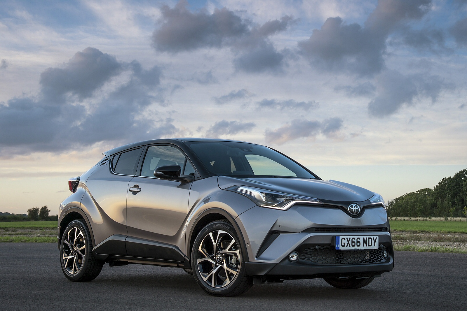 toyota CHR Side
