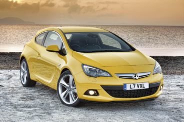 Vauxhall Astra GTC - kia pro cee'd hatchback