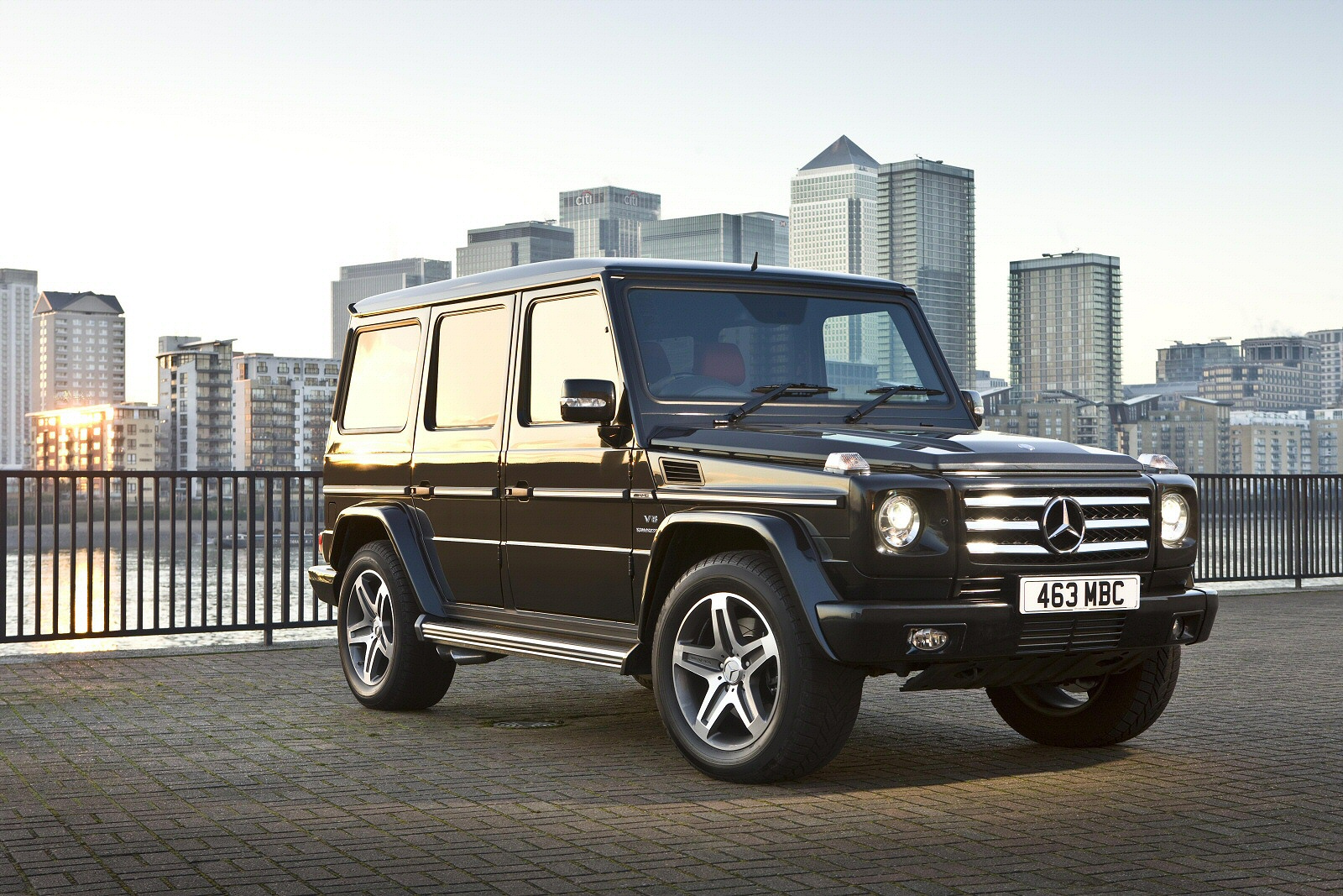Mercedes G Class - land rover range rover suv