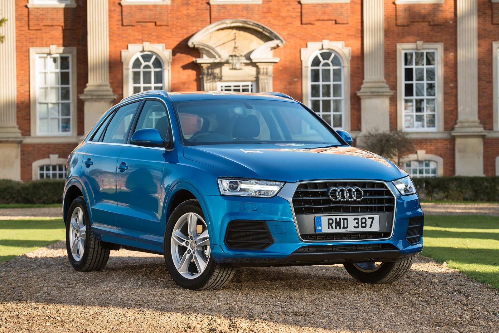 Audi q3 коричневая