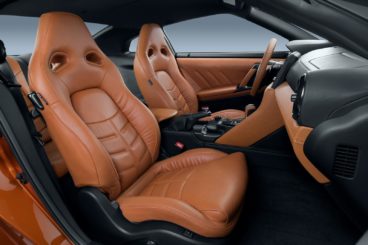 the brown leather interior of the nissan gt-r coupe