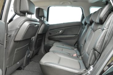 the black leather and cloth interior of the renault grand scenic estate