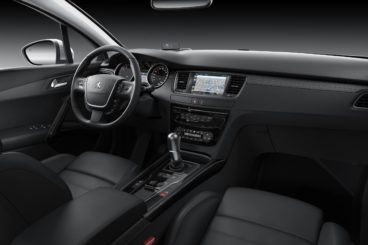 the black leather interior of the peugeot 508 diesel saloon