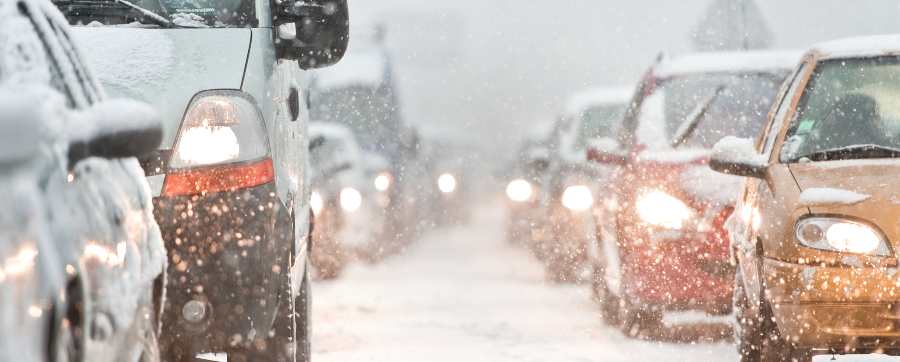 Busy traffic in snow