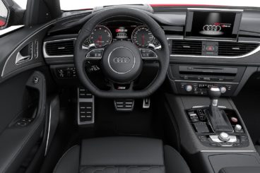 the black leather interior of the audi RS 6 Avant