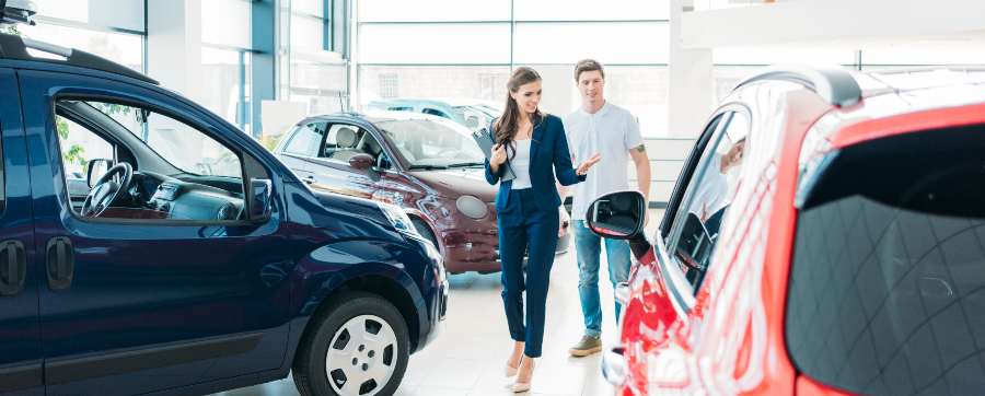 Car broker - Customer in a dealership