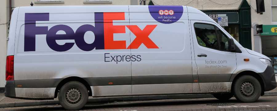 Van leasing - image of a FedEx business delivery van