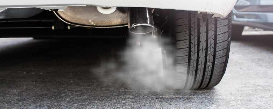 ice cars tailpipe with smoke